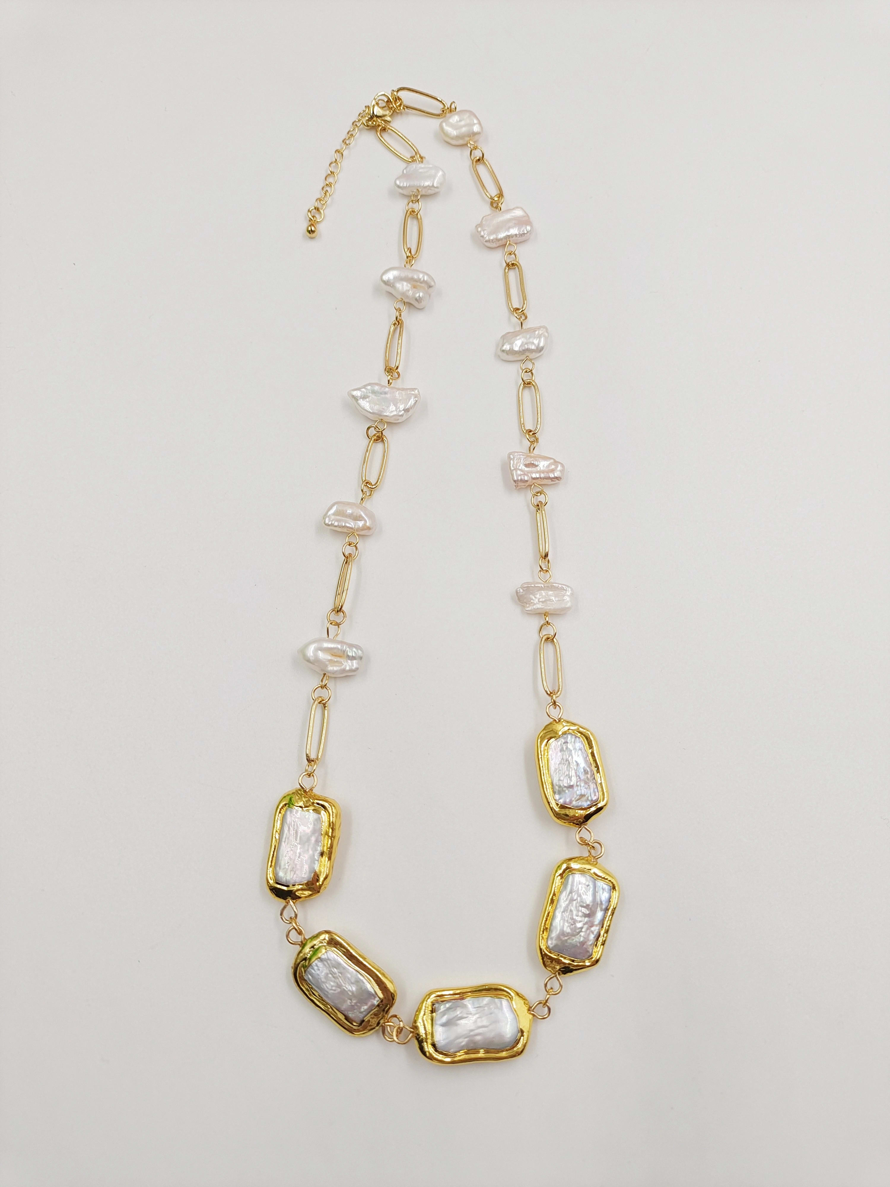 Célestine – Vergulde zoetwaterparelketting