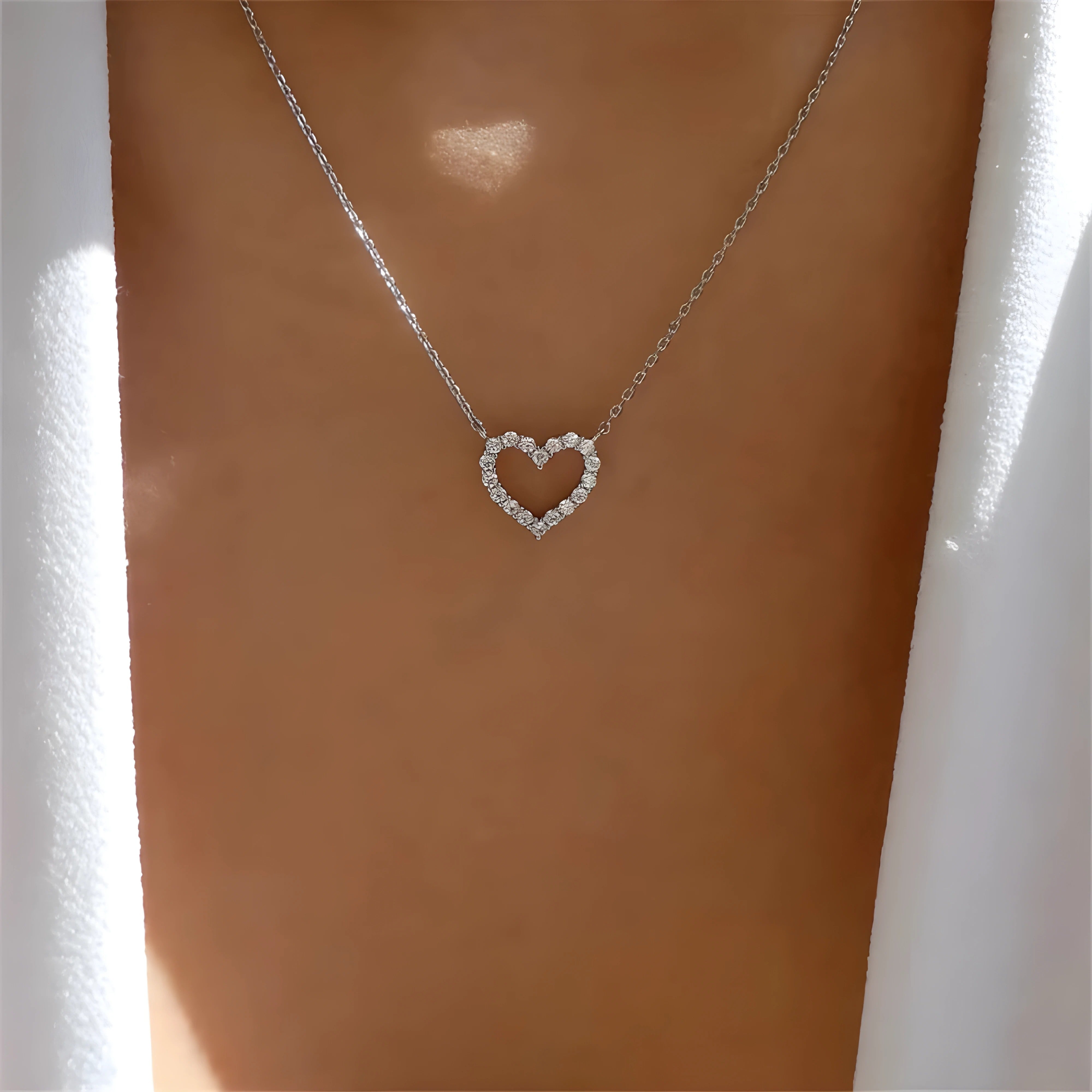 Romane – Hartvormige zirkonia ketting 